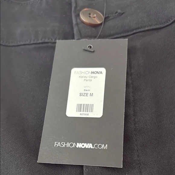 Fashion Nova Women’s Black Cargo Pants - Size M - Picture 2 of 4